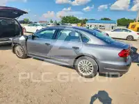 2016 Volkswagen Passat photo