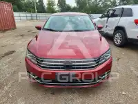 2016 Volkswagen Passat photo