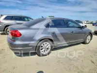 2016 Volkswagen Passat photo