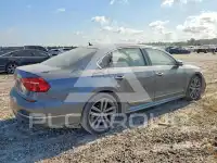 2016 Volkswagen Passat photo