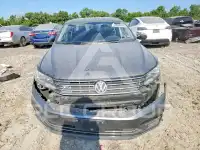 2016 Volkswagen Passat photo