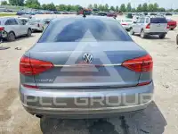 2016 Volkswagen Passat photo