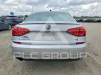 2016 Volkswagen Passat photo