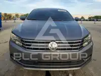 2016 Volkswagen Passat photo
