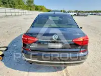 2016 Volkswagen Passat photo