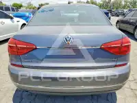2016 Volkswagen Passat фото
