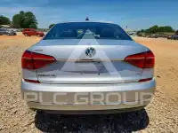 2016 Volkswagen Passat photo