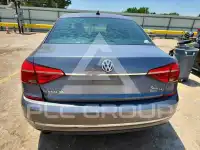 2016 Volkswagen Passat photo