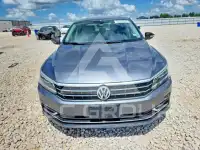2016 Volkswagen Passat photo
