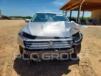 2016 Volkswagen Passat photo