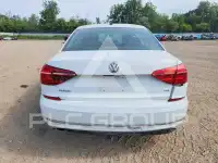 2016 Volkswagen Passat photo