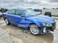 2016 Volkswagen Passat фото