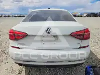 2016 Volkswagen Passat photo