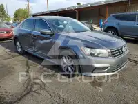 2016 Volkswagen Passat photo