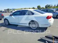 2016 Volkswagen Passat photo