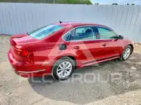 2016 Volkswagen Passat photo