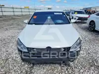 2016 Volkswagen GTI photo