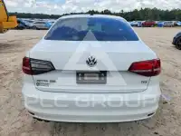 2016 Volkswagen Jetta photo
