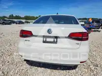 2016 Volkswagen Jetta photo