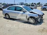 2016 Volkswagen Jetta фото
