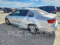 2016 Volkswagen Jetta photo