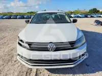2016 Volkswagen Jetta фото