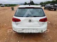 2016 Volkswagen GOLF photo