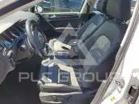 2016 Volkswagen GOLF photo