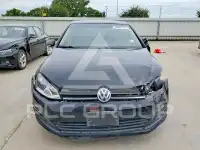 2016 Volkswagen GOLF photo