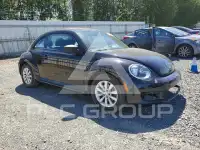 2016 Volkswagen BEETLE photo