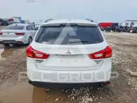 2017 Mitsubishi OUTLANDER фото