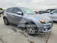 2017 Mitsubishi OUTLANDER фото