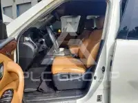 2017 Nissan ARMADA photo