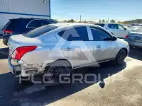 2017 Nissan VERSA фото