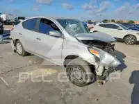 2017 Nissan VERSA photo