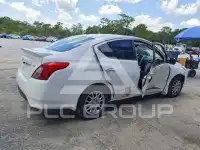 2017 Nissan VERSA photo