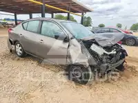 2017 Nissan VERSA фото