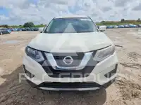 2017 Nissan ROGUE photo