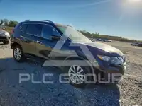2017 Nissan ROGUE photo