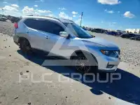 2017 Nissan ROGUE photo
