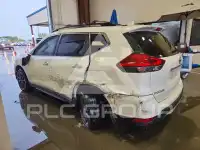 2017 Nissan ROGUE photo