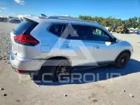 2017 Nissan ROGUE photo