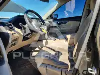 2017 Nissan ROGUE photo