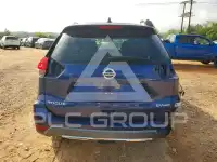 2017 Nissan ROGUE photo