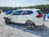2017 Nissan ROGUE photo