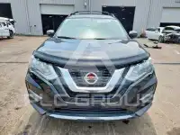 2017 Nissan ROGUE photo