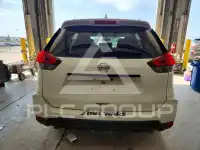 2017 Nissan ROGUE photo