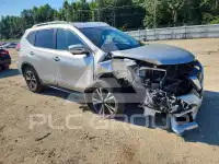 2017 Nissan ROGUE photo