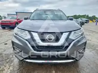 2017 Nissan ROGUE photo