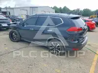 2017 Nissan ROGUE photo